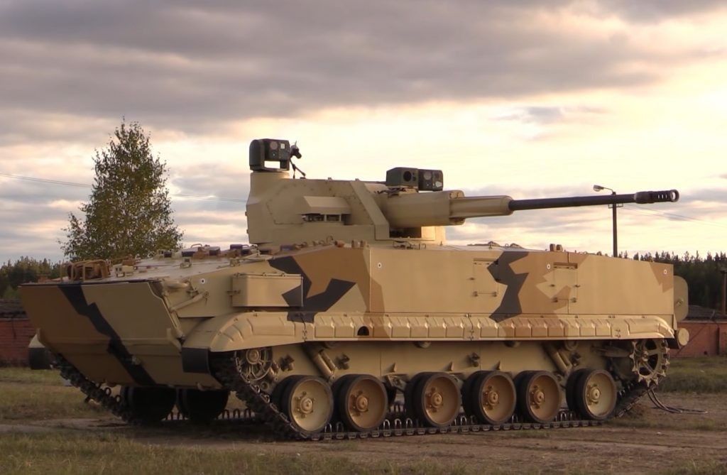 Wóz BMP-3 z zamontowanym modułem bojowym AU-220M Bajkał wyposażonym w armatę 57 mm. Fot. UVZ