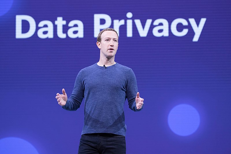 Zuckerberg: praca w biurze jest skuteczniejsza od pracy zdalnej