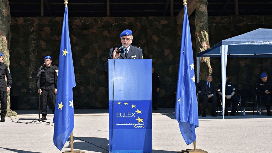 Uroczystość odznaczenia policjantów uczestniczących w misji EULEX w Kosowie, realizowanej w ramach CSDP. Fot. policja.pl.