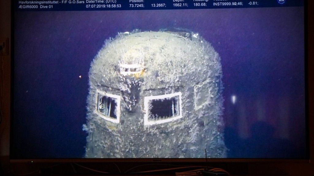 Zrobione przez Norwegów zdjęcie kiosku radzieckiego, atomowego okrętu podwodny „Komsomolec” - 30 lat po jego zatonięciu na Morzu Norweskim. Fot. Direktoratet for strålevern og atomsikkerhet