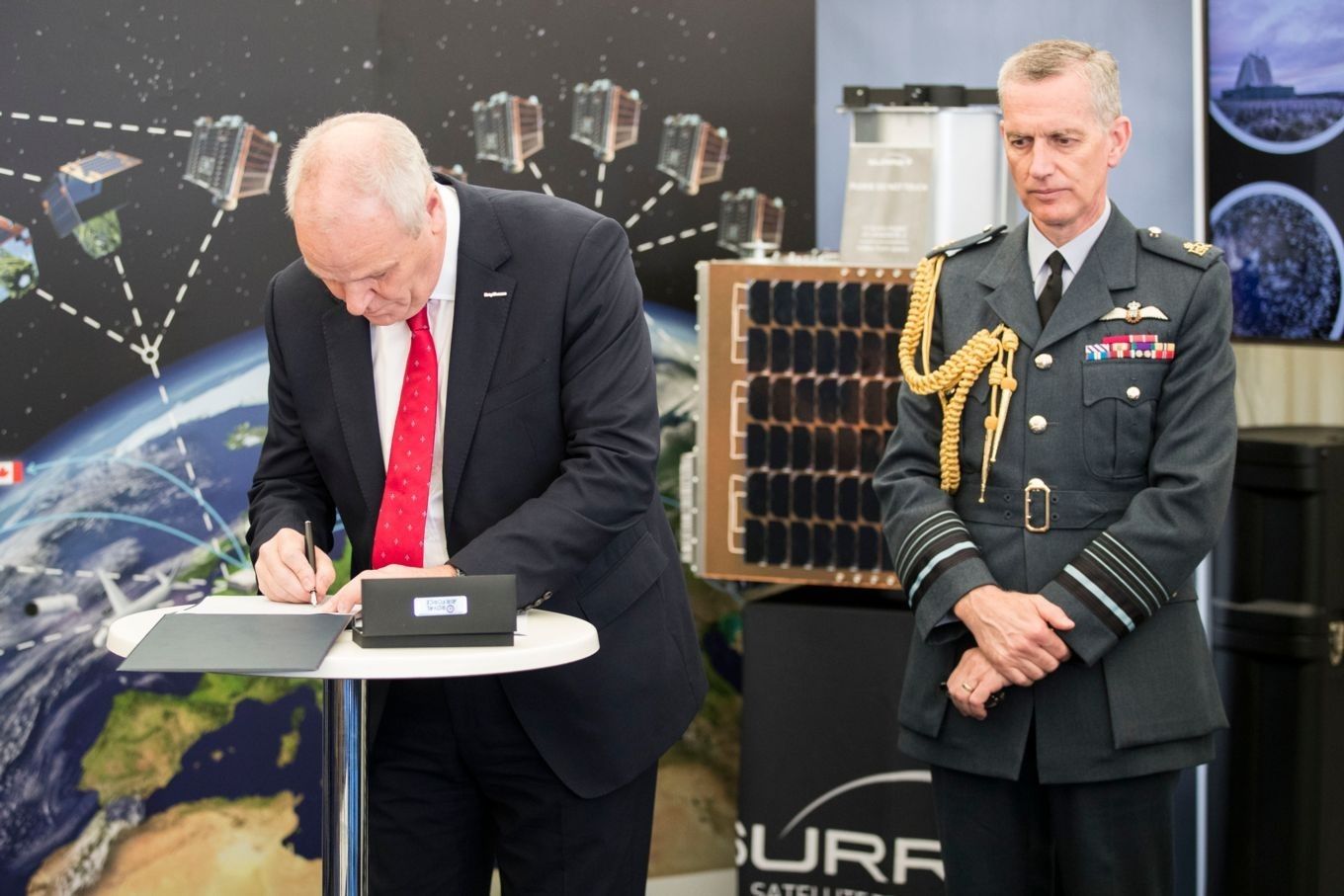 Podpisie listu intencyjnego o utworzeniu amerykańsko-brytyjskiego zespołu Artemis, 19 lipca 2019 roku. Fot. Royal Air Force [raf.mod.uk]