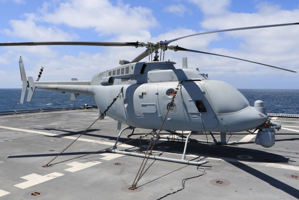 Testy bezzałogowca MQ-8C Fire Scout na pokładzie okrętu do działań przybrzeżnych USS „Coronado”. Fot. US Navy