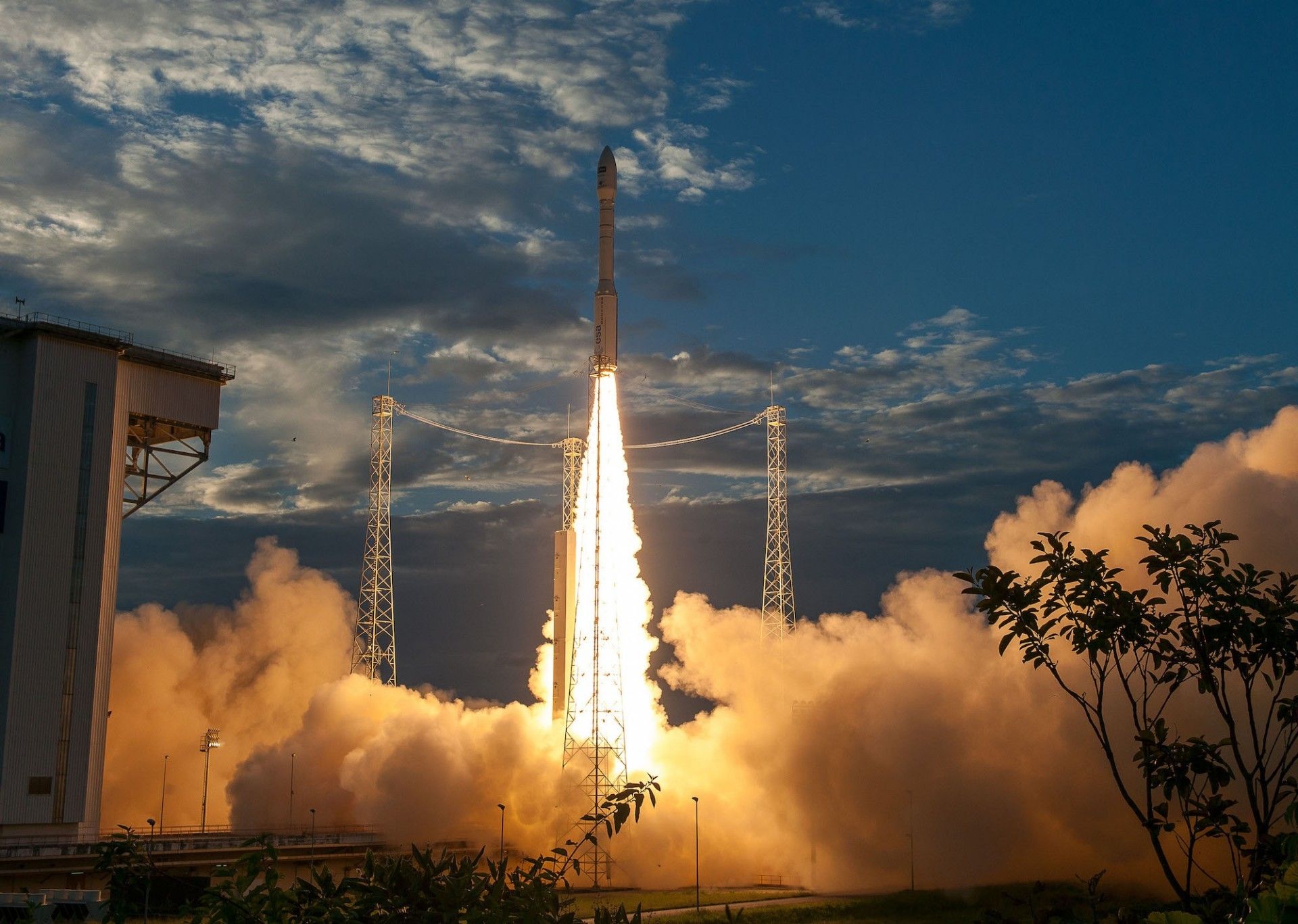 Fot. ESA-CNES-Arianespace/CGS S. Martin [arianespace.com]