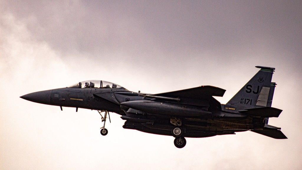 F-15E Strike Eagle lądujący w 33 BLTr w Powidzu po zakończeniu ćwiczenia Rapid Forge 19. Fot. B. Sulik