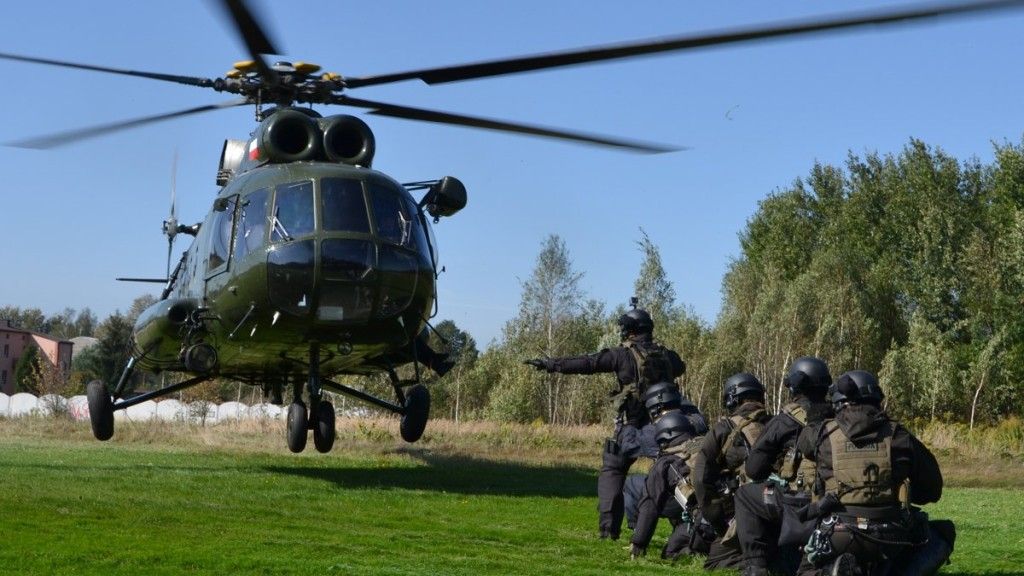 Śmigłowiec Mi-8T. Fot. Śląska Policja
