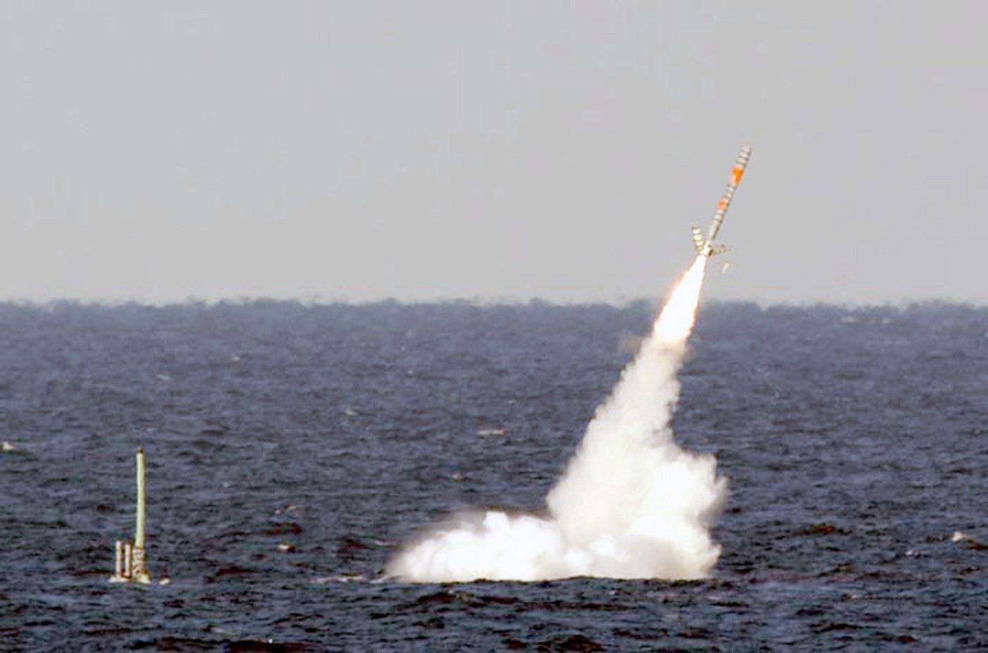 Wystrzelenie rakiety Tomahawk z okrętu podwodnego USS "Florida". Fot. U.S. Navy