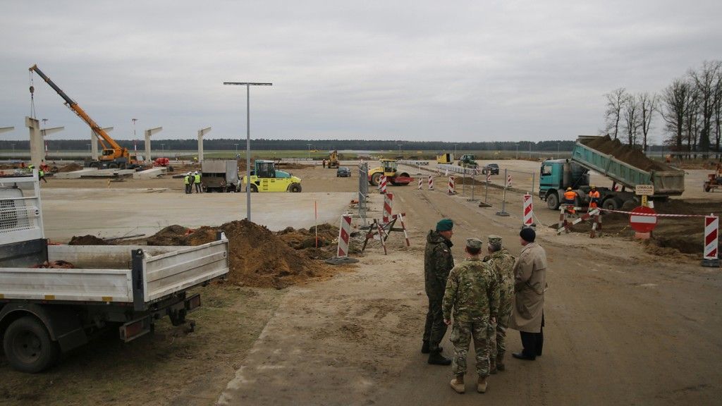 Wśród zahamowanych inwestycji w Polsce znajduje się budowa magazynu paliwa w Powidzu. Fot. U.S. Army