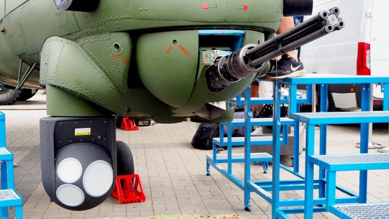 Głowica optoelektroniczna dla Mi-24 zamiast opartego na lustrach systemu Raduga prezentowana podczas MSPO 2019. Fot. J.Sabak