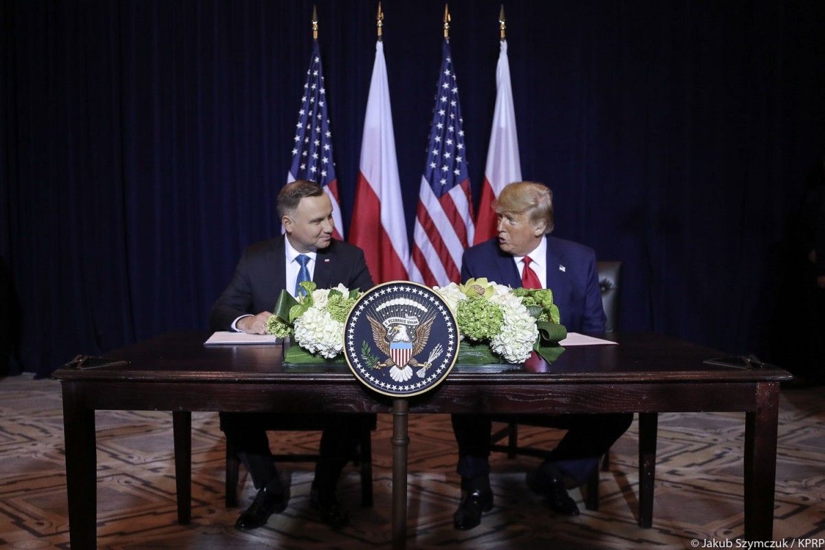 Podpisanie deklaracji na temat pogłębiania współpracy obronnej przez prezydentów RP - Andrzeja Dudę i USA - Donalda Trumpa / Fot. Jakub Szymczuk / KPRP