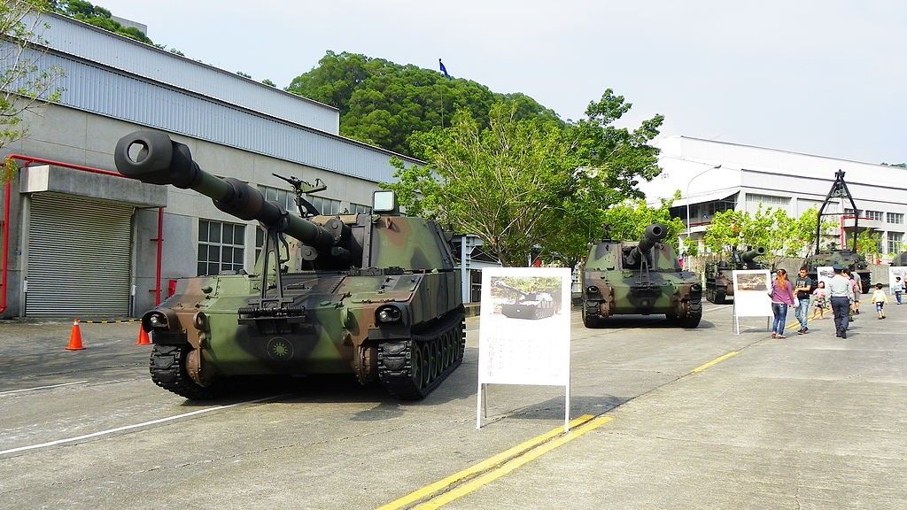 Tajwańskie M109A2 Paladin. Fot. 玄史生/CC BY-SA 3.0