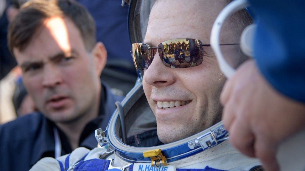Nick Hague na krótko po powrocie z ISS. Fot. NASA [nasa.gov]