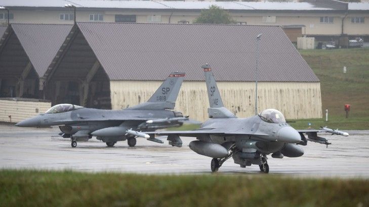 F-16 Fighting Falcon w bazie lotniczej Spangdahlem. Fot. Staff Sgt. Preston Cherry/USAF