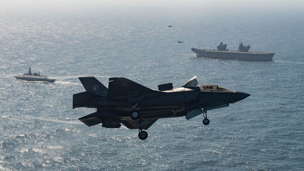 Pierwsze lądowanie samolotu F-35B na lotniskowcu HMS „Queen Elizabeth” we wrześniu 2018 r. Myśliwiec pochodził z amerykańskich sił morskich. Fot. Lockheed Martin