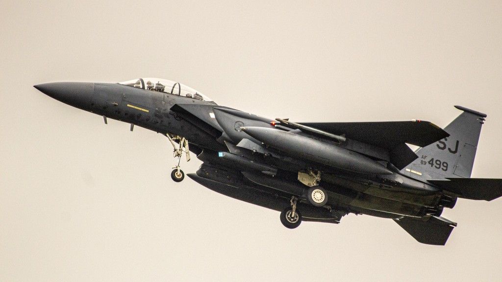 F-15E Strike Eagle lądujący w 33 BLTr w Powidzu po zakończeniu ćwiczenia Rapid Forge 19 / Fot. B. Sulik