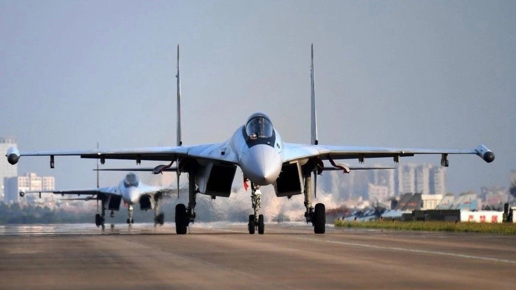 Rosja dostarcza nowe myśliwce Su-35S — produkcja przewyższa straty bojowe