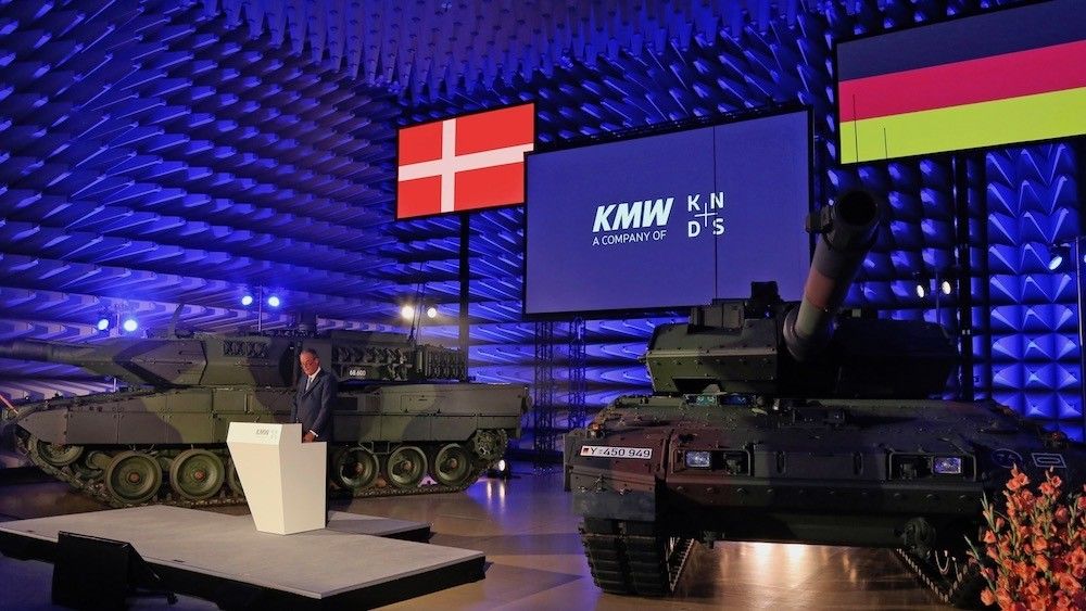 Uroczystość przekazania Leoparda 2A7 Danii i 2A7V Bundeswehrze. Fot. KMW