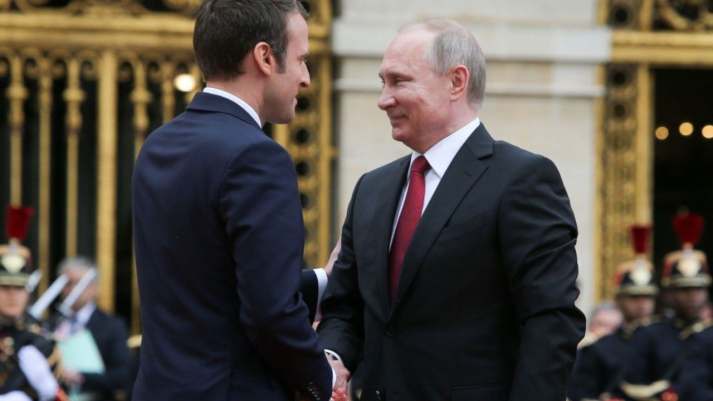 Prezydenci Francji Emmanuel Macron i Federacji Rosyjskiej Władimir Putin / Fot. elysee.fr