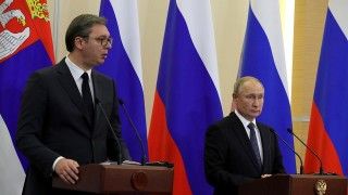 Prezydenci: Serbii Aleksandar Vuczić (z lewej) i Rosji Władimir Putin / Fot. kremlin.ru