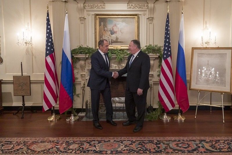 Szefowie dyplomacji (od lewej): Rosji- Sergiej Ławrow i USA - Mike Pompeo. Fot. mid.ru
