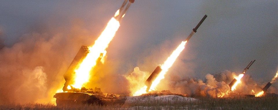 Rosyjskie samobieżne, wielolufowe wyrzutnie pocisków rakietowych TOS-1A „Sołnciepiek” są ważnym elementem wsparcia dla własnych jednostek lądowych. Fot. mil.ru