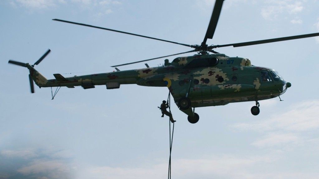 Mi-8MSB-W podczas ćwiczeń ukraińskich wojsk specjalnych w Winnicy. Fot. SSO SZU