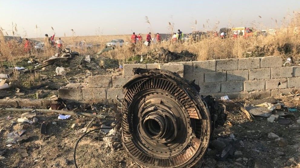 Szczątki silnika zestrzelonego ukraińskiego samolotu Boeing 737-800 Fot.Mehr News Agency(CC BY 4.0)
