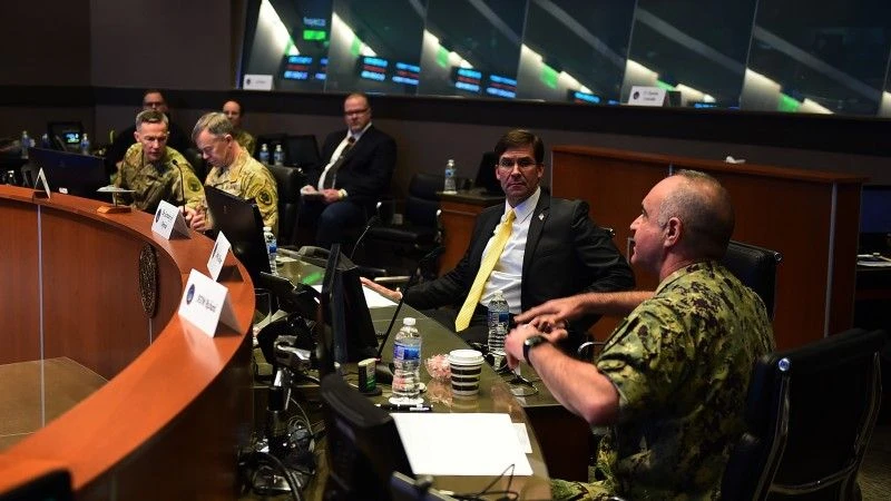 Sekretarz M. Esper w USSTRATCOM, fot. SSgt. Ian Hoachlander, USSTRATCOM
