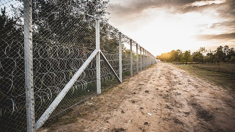 Mur na granicy węgiersko-serbskiej / Fot. https://www.flickr.com/photos/borbenedek/ / CC BY 2.0