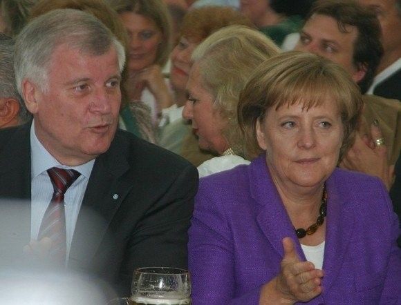 Minister Spraw Wewnętrznych Niemiec Horst Seehofer i Kanclerz Niemiec Angela Merkel / Fot.  Michael Lucan, Lizenz/ CC-BY-SA 3.0/Wikipedia