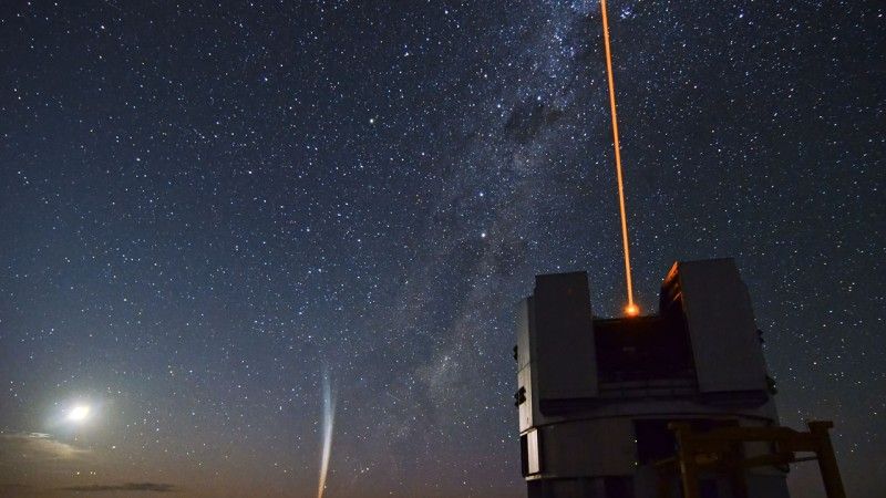 Kometa Lovejoy widziana w 2011 roku z terenu obserwatorium VLT - ESO Paranal w Chile. Fot. ESO/G. Brammer [eso.org]