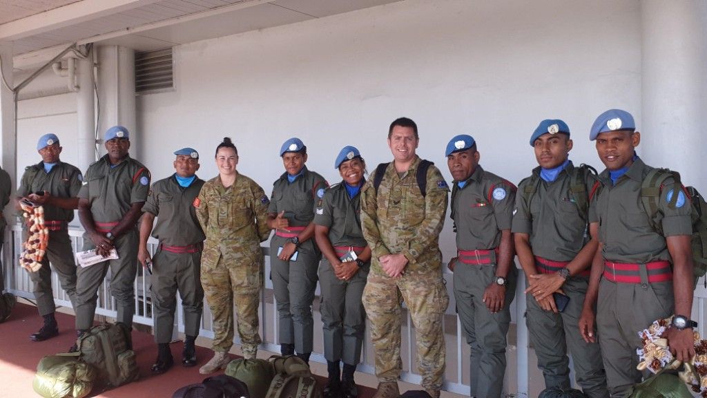 Żołnierze z Fidżi i Australii, fot. CAPT Krystelle Jones, Australian MOD, domena publiczna