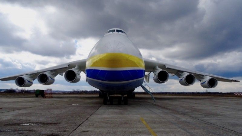 An-225 na macierzystym lotnisku. Fot. J. Sabak
