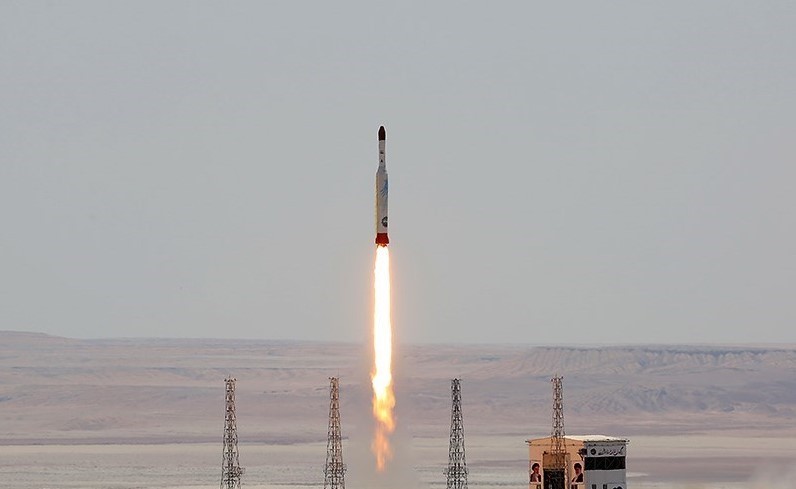 Start irańskiej rakiety Simorgh. Fot. Wikipedia/Tasnim News Agency (CC BY 4.0)