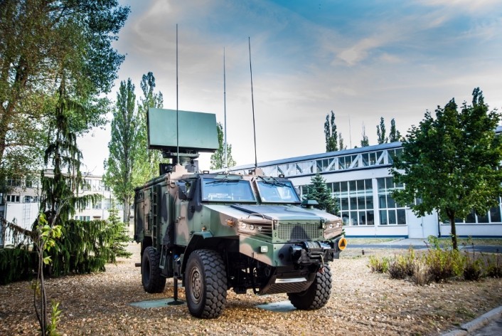 Soła radar. Radar of this kind are retrofitted with IFF mode 5 systems. Image Credit: PIT-RADWAR