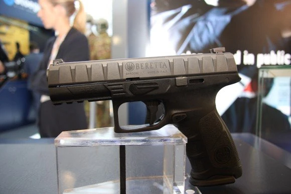 Beretta APX, fot. Mateusz Multarzyński (Defence24)