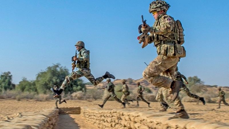 Wspólne ćwiczenia wojsk brytyjskich i indyjskich, fot. defenceimagery.mod.uk, © Crown copyright 2013