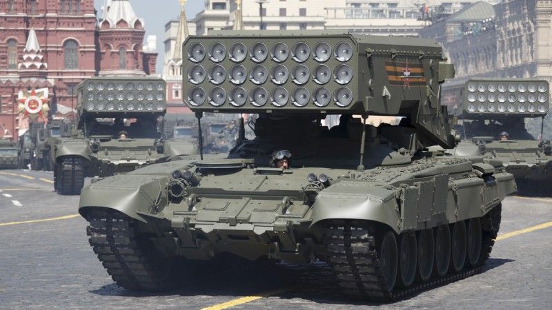 Nowe TOS-1A mają najpewniej zastąpić straty poniesione na Ukrainie przez Rosjan w tym systemie rakietowym.