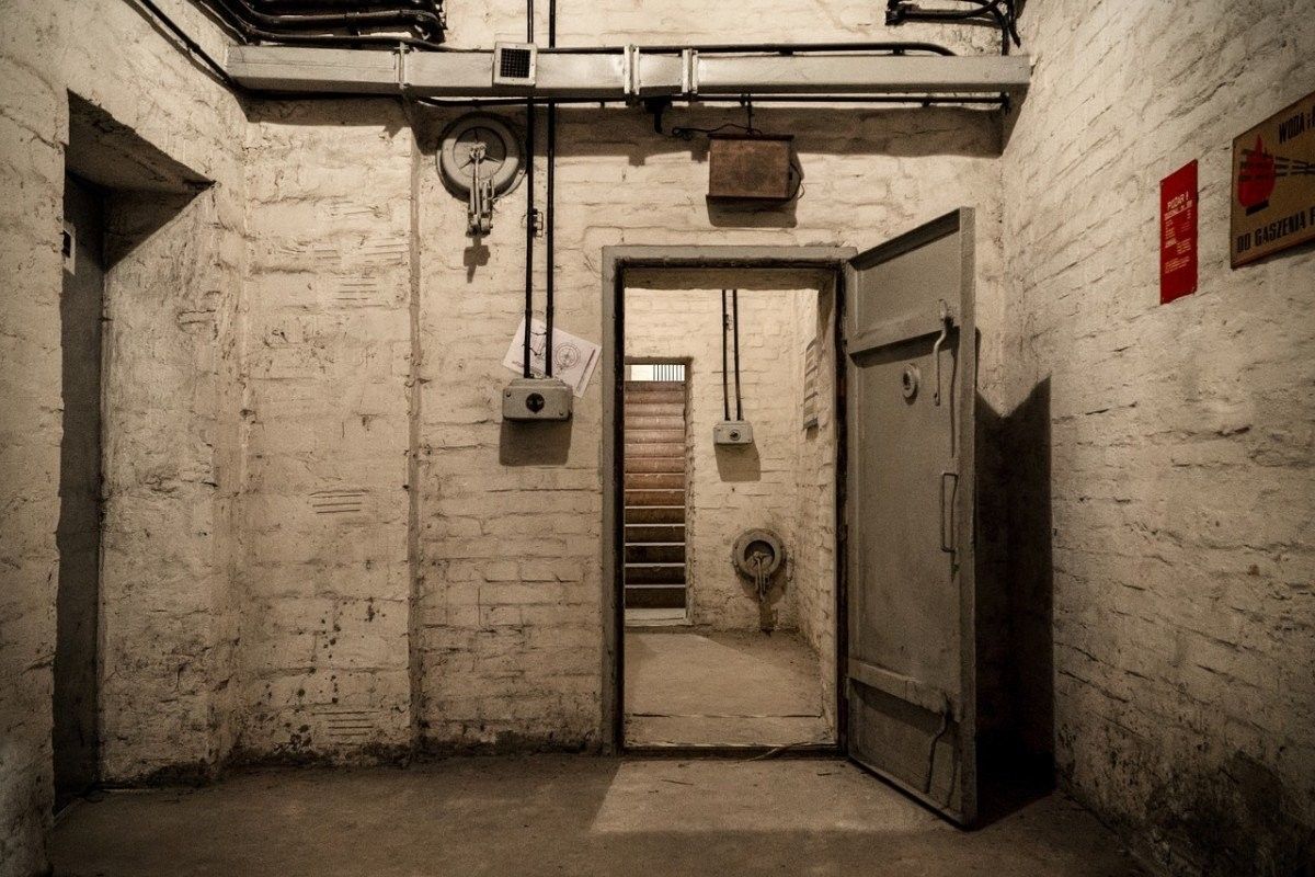 Schrony w budynkach publicznych. Nowe zasady MSWiA