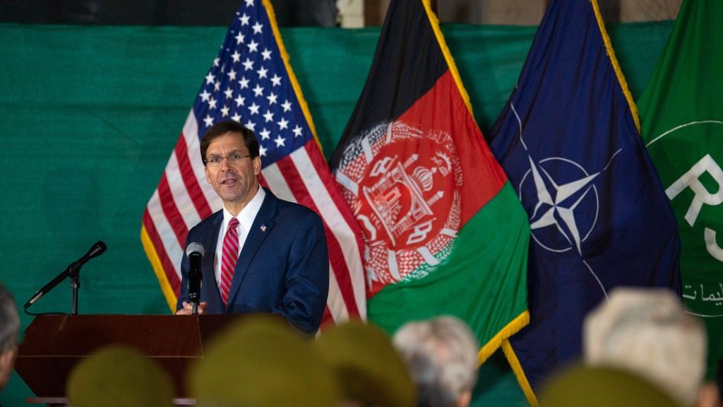Sekretarz Obrony USA Dr Mark T. Esper w Kabulu luty 2020, fot. Army Staff Sgt. Nicole Mejia, DOD