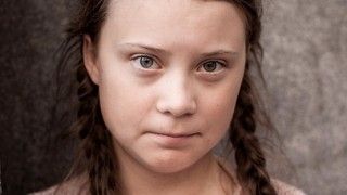 由Greta Thunberg 02.jpg: Anders HellbergDerivative work: Dikson - 此档案源起于以下档案或由以下档案加以编辑而成: Greta Thunberg 02.jpg:,CC BY-SA 4.0,https://commons.wikimedia.org/w/index.php?curid77362513