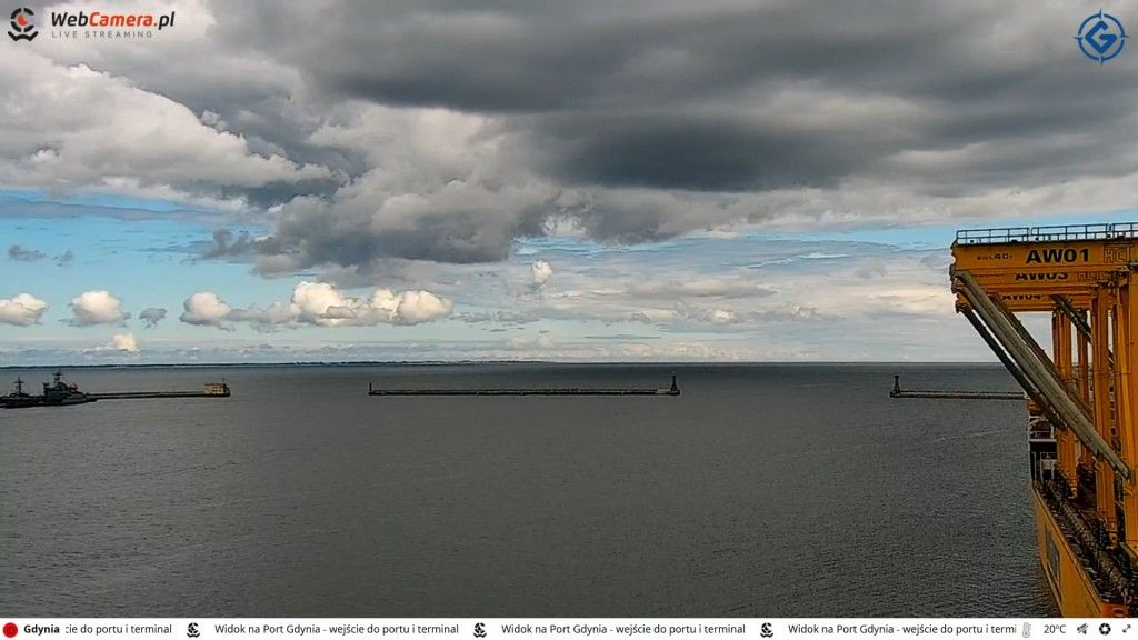 Kamera online Portu Gdynia z widokiem na wejście główne i wojskowe z Punktem Redowym PR-1 (z lewej strony). Fot. port.gdynia.pl