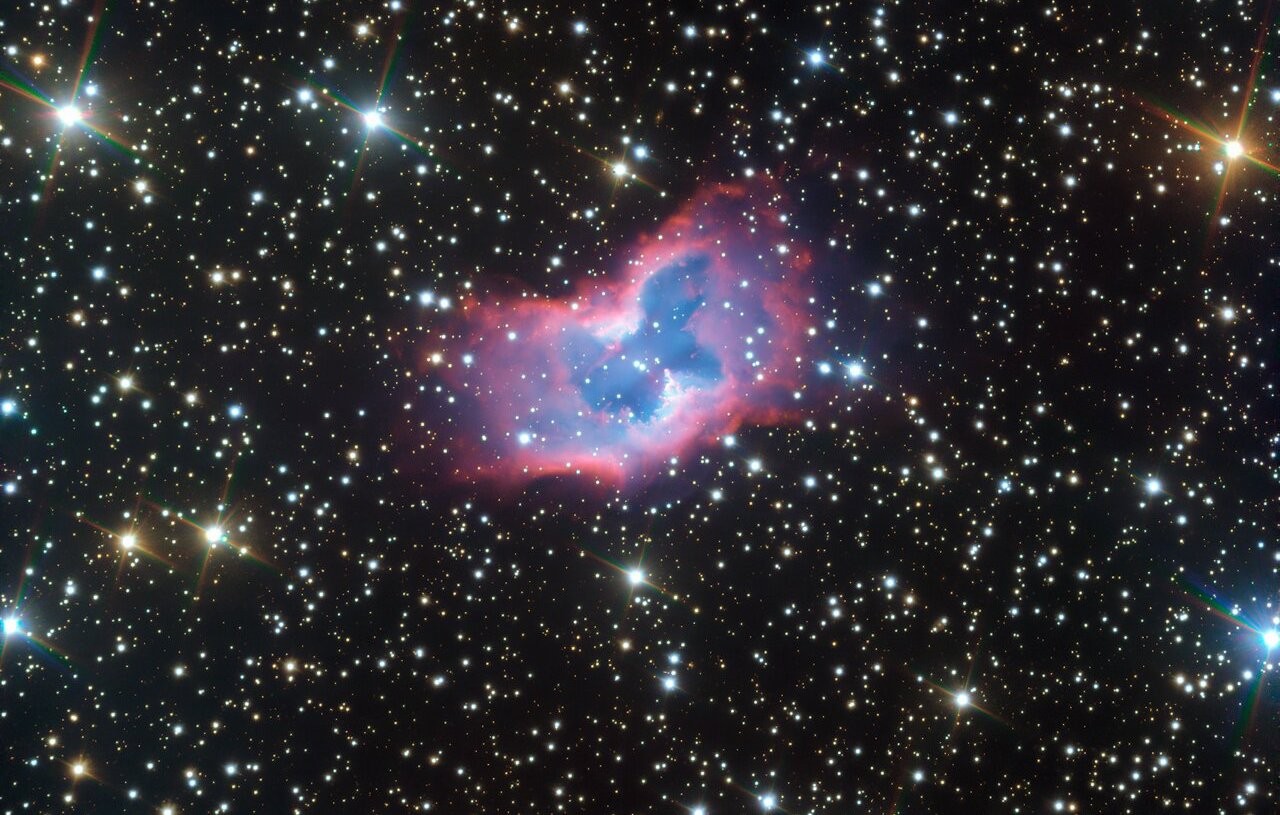 Nowe zdjęcie mgłąwicy oplanetarnej NGC 2899 uzyskane przez VLT. Fot. ESO [eso.org]
