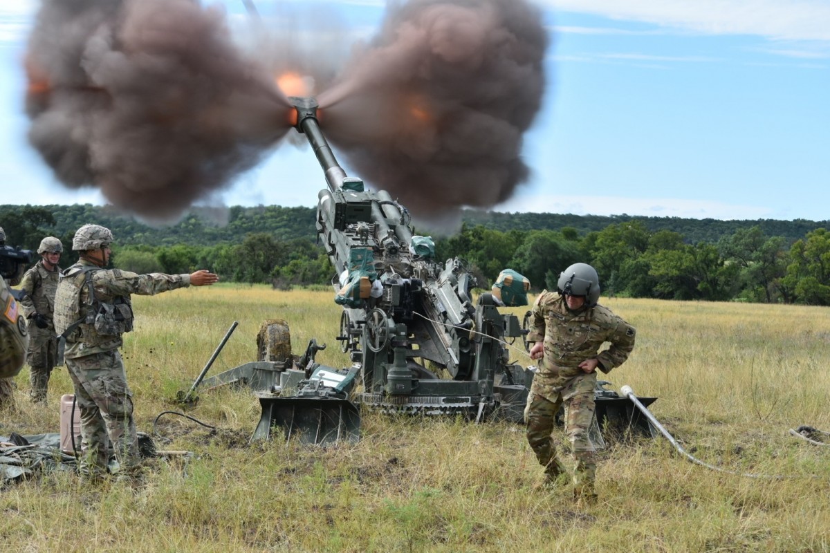 Dziś brygady na wozach Stryker mają tylko ciągnione haubice M777. Fot. Maj. Marion Jo Nederhoed/US Army