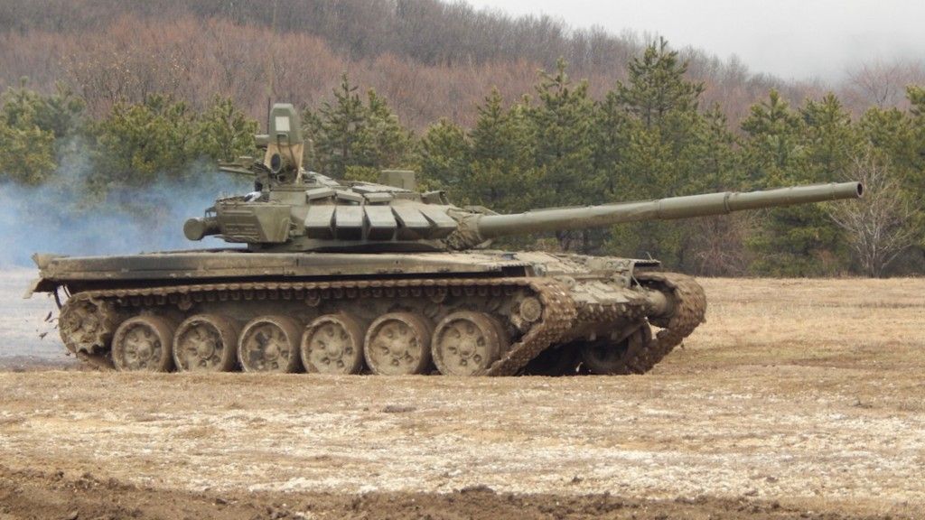 Czołg T-72 należący do jednostek Floty Czarnomorskiej. Fot. mil.ru.