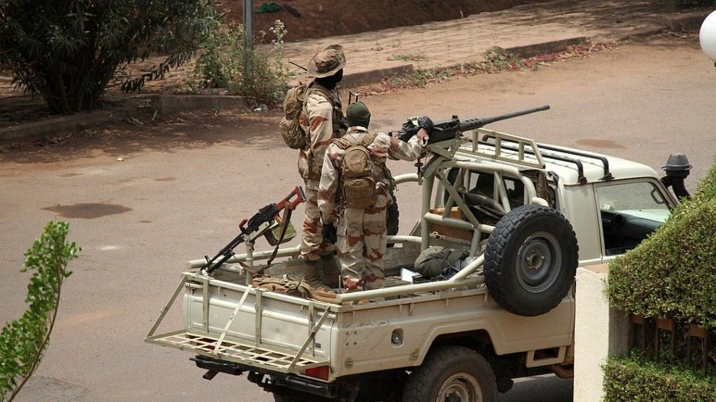 Żołnierze w Kati w trakcie wojskowego zamachu stanu z 2012 r., fot. Par Magharebia, licencja CC BY 2.0, commons.wikimedia.org