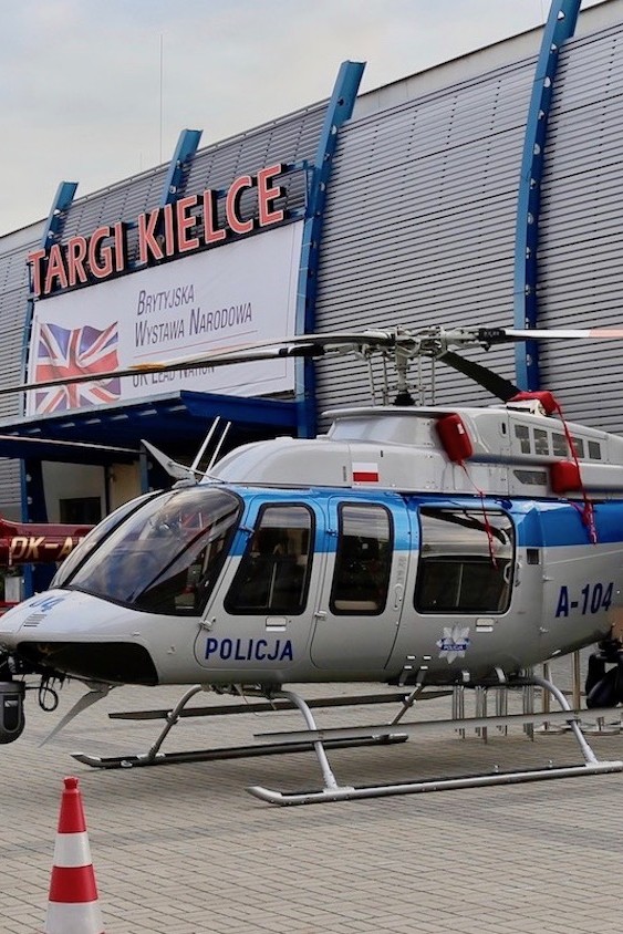 Śmigłowce Bell 407GXi oraz Bell 505 podczas salomu MSPO w Kielcach. Fot. J.Sabak