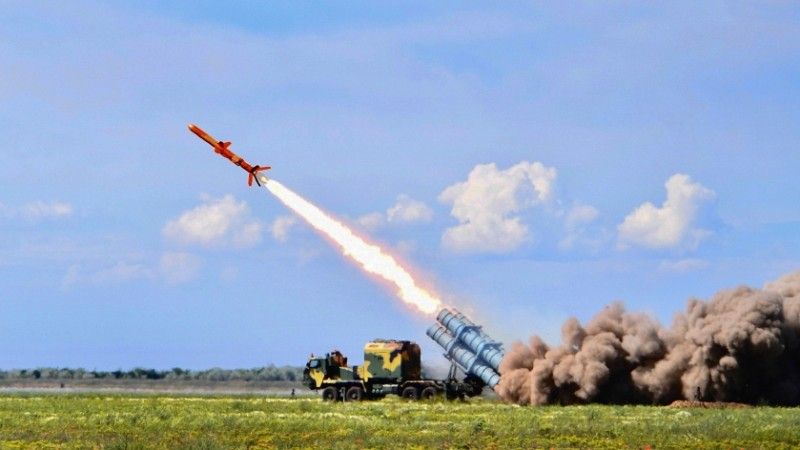 Opracowana na Ukrainie rakieta przeciwokrętowa R-360 Neptun może być po przerobieniu podstawowym uzbrojeniem przyszłych, ukraińskich kutrów rakietowych. Fot. Ukroboronprom