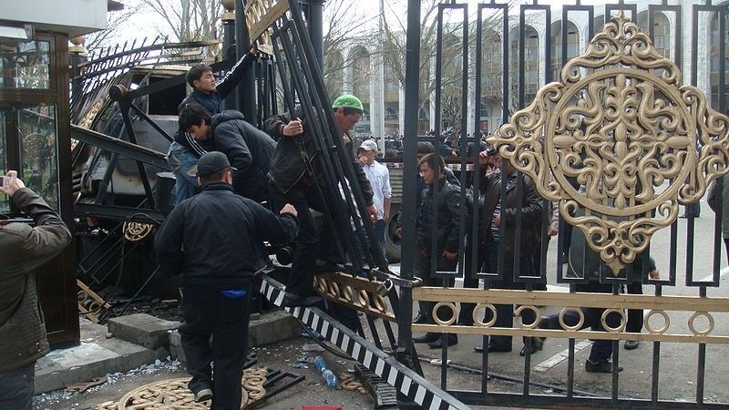 Zamieszki w Kirgistanie w 2010 roku. Fot: Brokev03/wikipedia.com/CC BY-SA 3.0