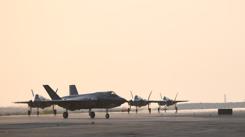 Amerykańskie F-35 w bazie Al Dhafra w ZEA, fot. Maj. Rodney Ellison, US Air Force