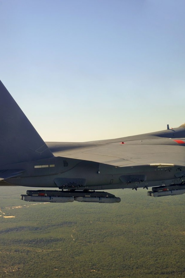 F-15E z bombami StormBreaker / Fot. Raytheon